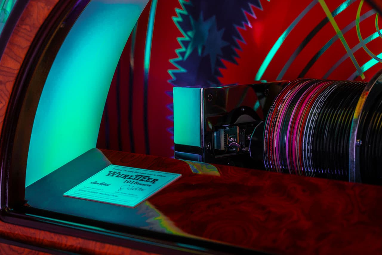 New Wurlitzer 1015 Jukebox - 45 Tribute - Victory Jukebox